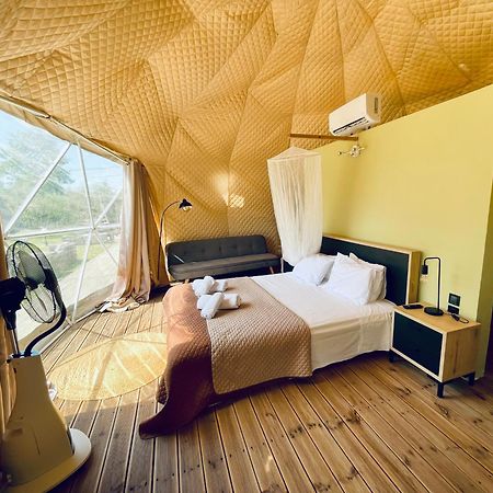 فندق Manna Gea Glamping Domes فونيتسا المظهر الخارجي الصورة