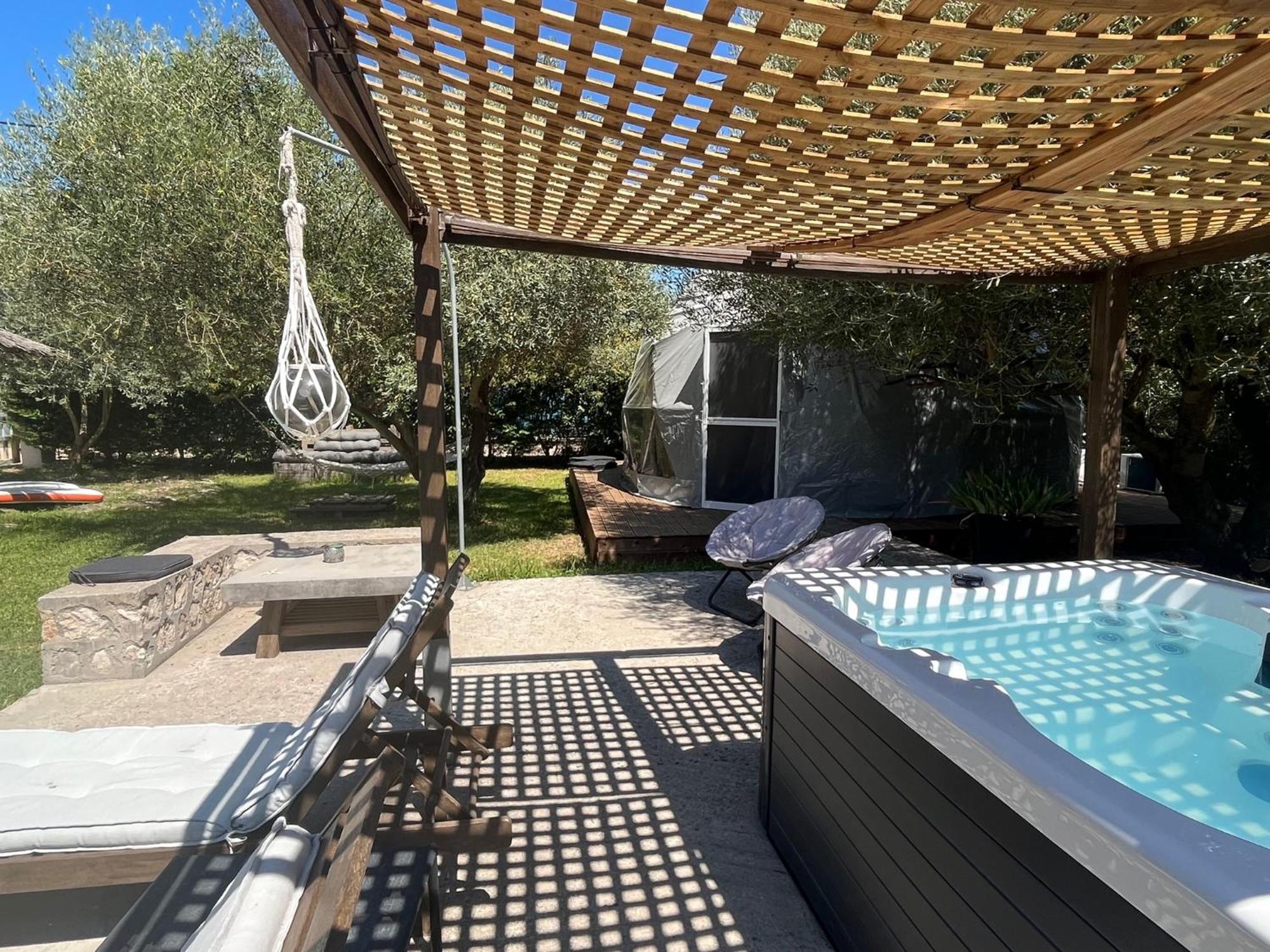 فندق Manna Gea Glamping Domes فونيتسا المظهر الخارجي الصورة