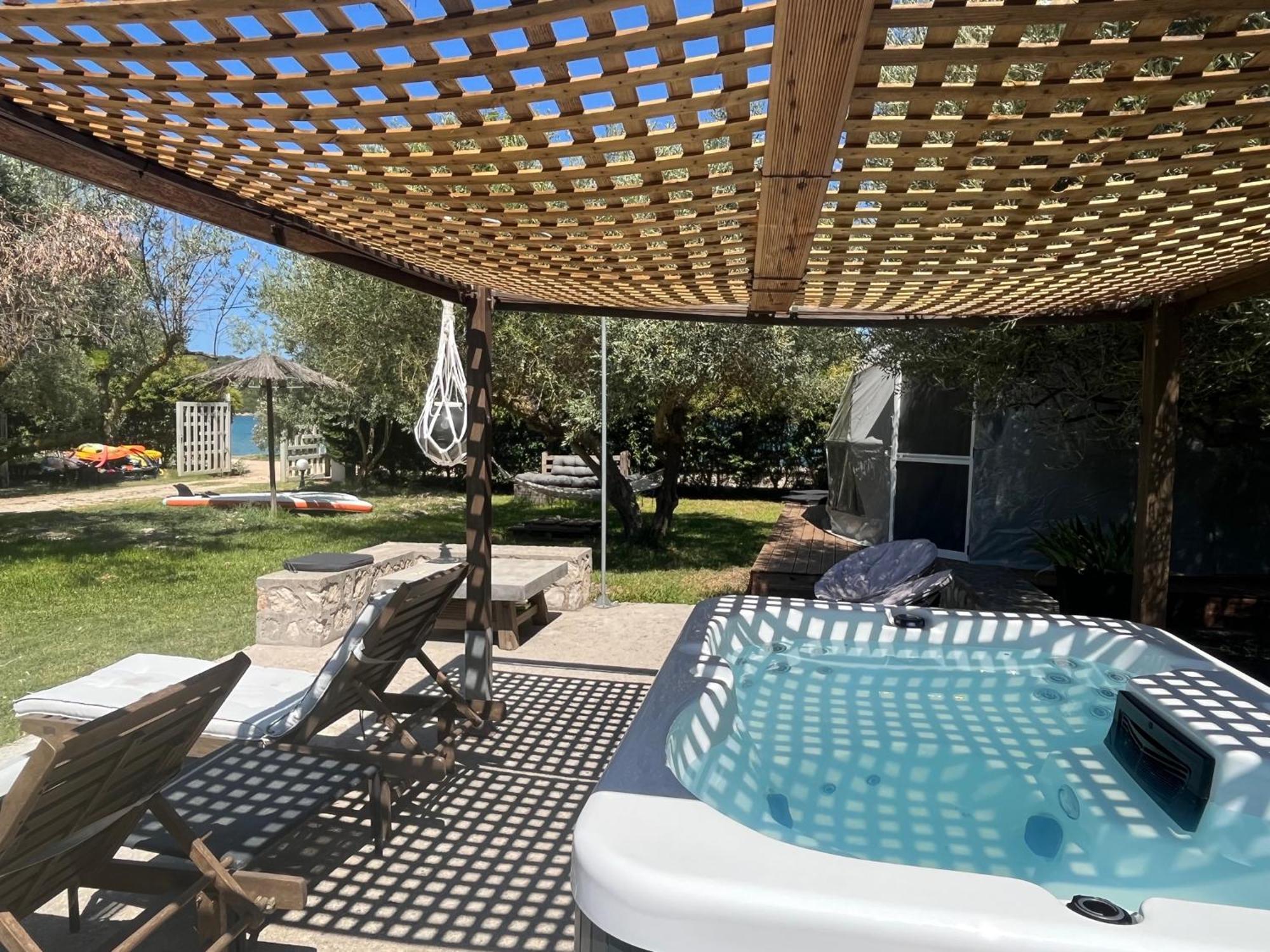 فندق Manna Gea Glamping Domes فونيتسا المظهر الخارجي الصورة
